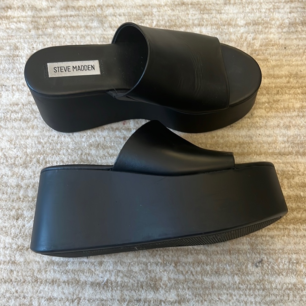 Steve Madden platform sandals